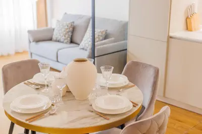 Coin salon dans l'établissement Magnifique appartement - 1BR-4P - Parc Montsouri
