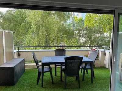 Balcon ou terrasse dans l'établissement Studio à La Défense (climatisé, parking)