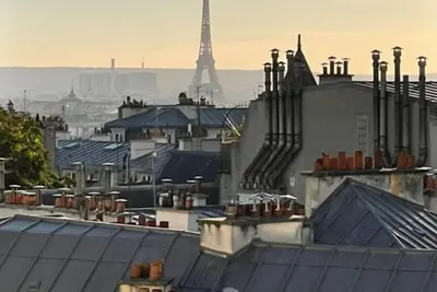 Vue générale sur Paris ou vue de la ville depuis l'appartement