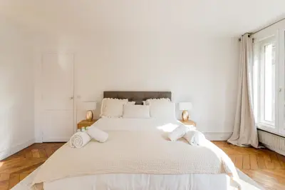 Un ou plusieurs lits dans un hébergement de l'établissement 8P - 3BR Le Marais Spacious - Central - Historic Apt