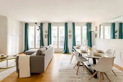 Coin salon dans l'établissement 8P - 3BR Le Marais Spacious - Central - Historic Apt