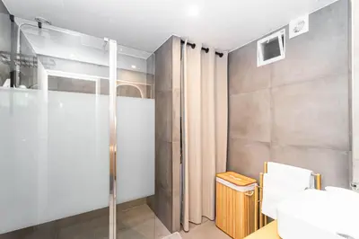 Salle de bains dans l'établissement Opéra-Madeleine 2 bedrooms