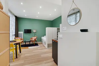 Cuisine ou kitchenette dans l'établissement Pick A Flat's Apartment near Eiffel Tower - Allée Marguerite Yourcenar