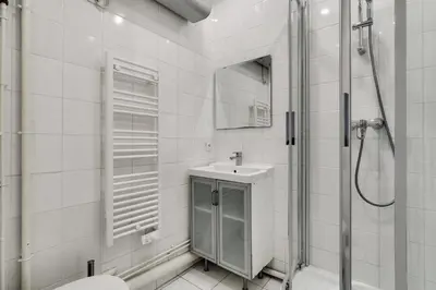 Salle de bains dans l'établissement Pick A Flat's Apartment near Eiffel Tower - Allée Marguerite Yourcenar
