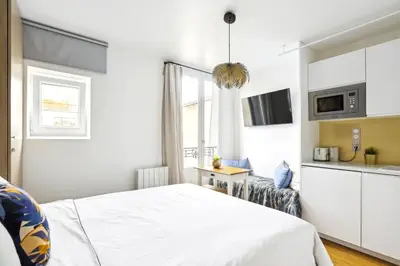 Cuisine ou kitchenette dans l'établissement Luxury architect studio near Le Marais