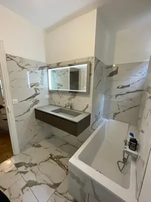 Salle de bains dans l'établissement Montmartre sacré cœur