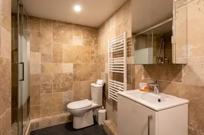 Salle de bains dans l'établissement Superbe appartement Hamelin Paris 16eme