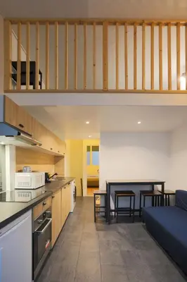 Cuisine ou kitchenette dans l'établissement Superbe appartement Hamelin Paris 16eme