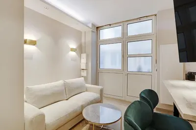 Coin salon dans l'établissement Pick A Flat's Apartment in Parc Monceau - Boulevard de Courcelles