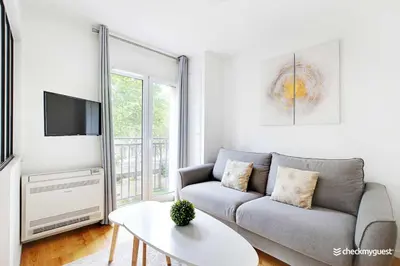 Télévision ou salle de divertissement dans l'établissement CMG Résidence Sacrée Coeur - Montmartre