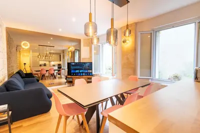 Coin salon dans l'établissement Loft 4 BR Montmartre Pigalle AC by LCC Agency