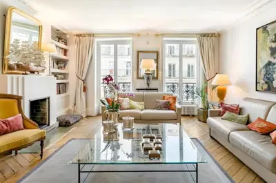 Coin salon dans l'établissement Sophisticated Gem in the Heart of Paris - 107m2