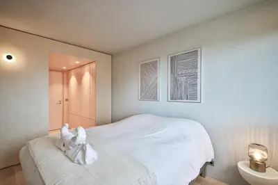 Un ou plusieurs lits dans un hébergement de l'établissement Luxurious flat/3bedrooms/Amazing view/EffeilTower