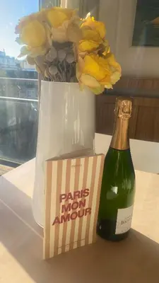 Boissons dans l'établissement Romantic Balcony Studio near Arc de Triomphe