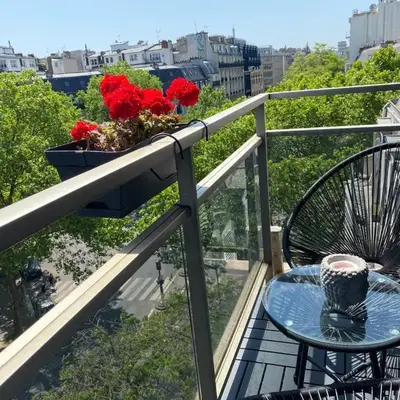 Romantic Balcony Studio near Arc de Triomphe