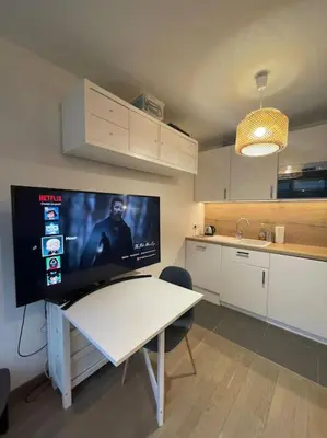 Cuisine ou kitchenette dans l'établissement Studio Design & Cosy avec Parking