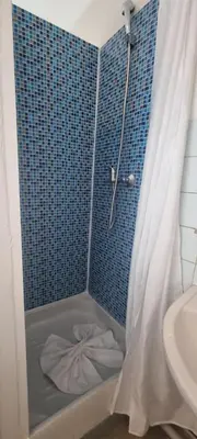 Salle de bains dans l'établissement Hotel Aboukir