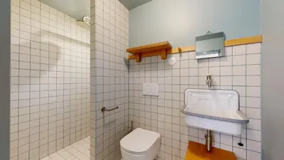 Salle de bains dans l'établissement JOIVY Premium flats in the heart of the 9th arr, near Moulin Rouge