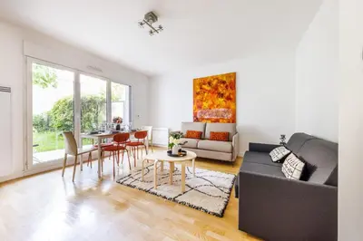Coin salon dans l'établissement Quiet apartment - 1BR-6P - Vanves
