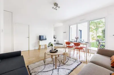 Télévision ou salle de divertissement dans l'établissement Quiet apartment - 1BR-6P - Vanves