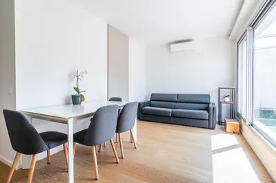 Plan de l'établissement Superbe 2 pièces 52 m2 refait à neuf Boulogne Nord - Superb brand new 1 bedroom appartement North of Boulogne