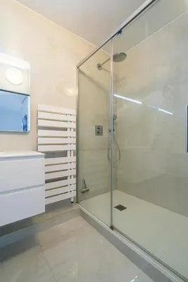 Plan de l'établissement Superbe 2 pièces 52 m2 refait à neuf Boulogne Nord - Superb brand new 1 bedroom appartement North of Boulogne