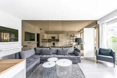 Coin salon dans l'établissement Muette - Lamartine 1bdr by B'Your Home