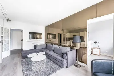 Coin salon dans l'établissement Muette - Lamartine 1bdr by B'Your Home