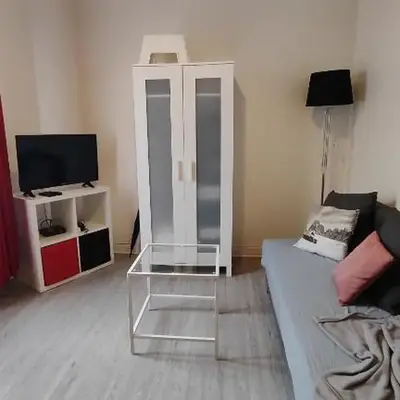 Comfortable & bright Parisian studio!