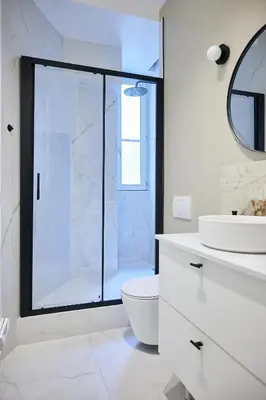 Salle de bains dans l'établissement Luxury apartment 1min from Eiffel Tower