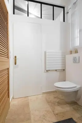 Salle de bains dans l'établissement Appartement type loft - 40m² Marais