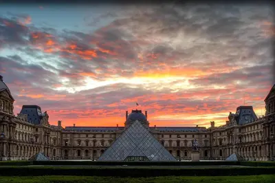 Lever ou coucher de soleil vu de l'appartement ou à proximité