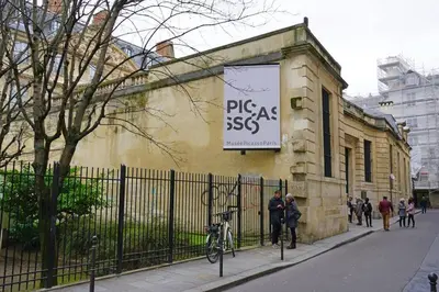Vélo sur le terrain de l'établissement Branded New and Comfy Studio - Heart of Paris 3 ou dans les environs