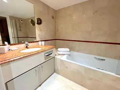 Salle de bains dans l'établissement L'appartement Pierre Charron C
