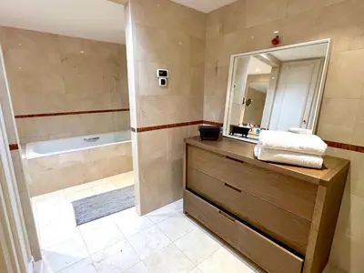 Salle de bains dans l'établissement L'appartement Pierre Charron C