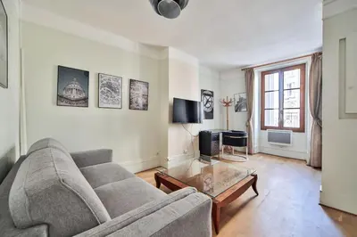 Télévision ou salle de divertissement dans l'établissement 12.Appartement 4Pers#Sèvres-Lecourbe#Necker