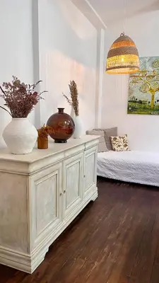 Un ou plusieurs lits dans un hébergement de l'établissement Artist's Home - Villa & Private Courtyard - 200m2