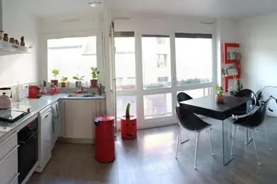 Cuisine ou kitchenette dans l'établissement Appartement Street-art