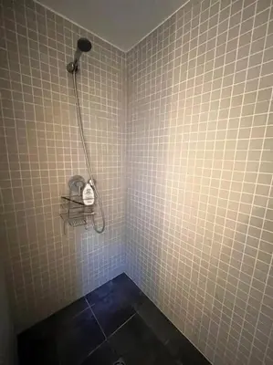 Salle de bains dans l'établissement Magnifique Loft Epinette Baron CityCosy