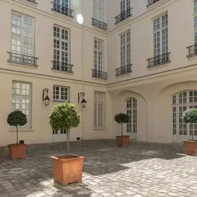Spacious cocoon in the Marais