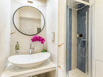 Salle de bains dans l'établissement Merveil - Luxury Suite - Tour Eiffel - Bac II