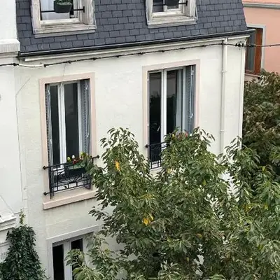 Jolie maison de ville à 5 minutes de Paris pour 5 voyageurs parking inclus