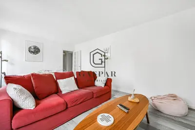 Coin salon dans l'établissement GASPAR - Appartement 2 Chambres 4 personnes Dernier étage 75 m2