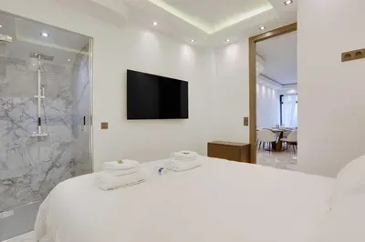 Un ou plusieurs lits dans un hébergement de l'établissement Beautiful 1BR6P - Montorgueil RDC