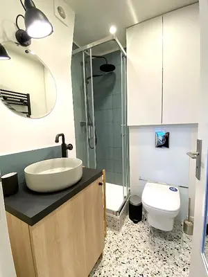 Salle de bains dans l'établissement Le studio Letac