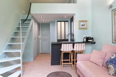 Cuisine ou kitchenette dans l'établissement Pick A Flat's Apartment in Saint-Germain des Près - Rue Paul Louis Courier