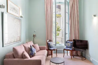 Coin salon dans l'établissement Pick A Flat's Apartment in Saint-Germain des Près - Rue Paul Louis Courier
