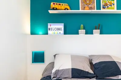 Un ou plusieurs lits dans un hébergement de l'établissement Stylish Paris Apartment near Louvre & Notre-Dame