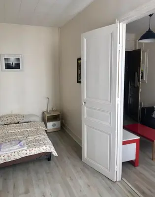 Un ou plusieurs lits dans un hébergement de l'établissement cute and quiet apartment in Montmartre