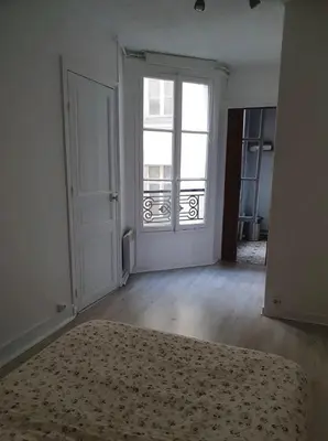 Un ou plusieurs lits dans un hébergement de l'établissement cute and quiet apartment in Montmartre